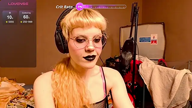 Snapshot of tacodeluxxxe chatting on 12/02/25, 05:41 tacodeluxxxe online show from 12/02/25, 05:41