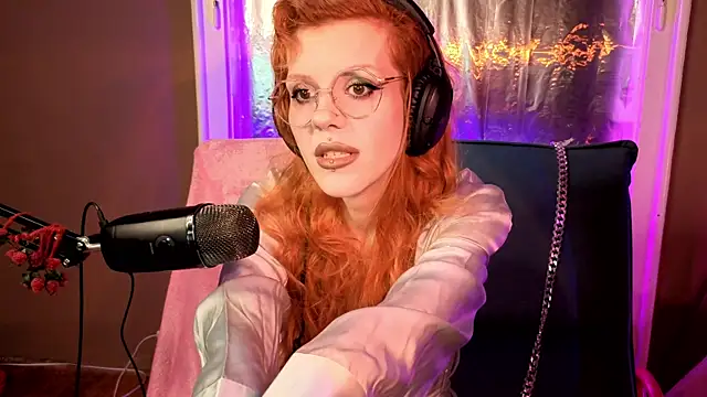 Snapshot of tacodeluxxxe chatting on 03/06/26, 01:46 tacodeluxxxe online show from 03/06/26, 01:46