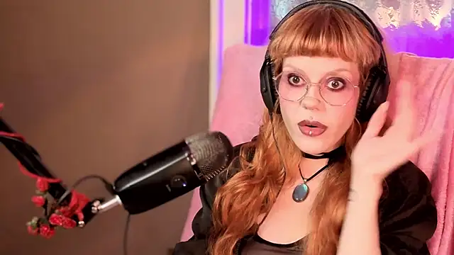 Snapshot of tacodeluxxxe chatting on 03/12/26, 02:18 tacodeluxxxe online show from 03/12/26, 02:18