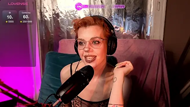 Snapshot of tacodeluxxxe chatting on 04/12/26, 03:11 tacodeluxxxe online show from 04/12/26, 03:11