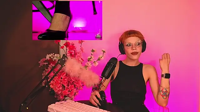 Snapshot of tacodeluxxxe chatting on 04/20/26, 03:09 tacodeluxxxe online show from 04/20/26, 03:09