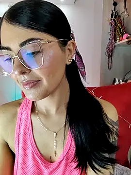 Snapshot of ValeNiitaLuv chatting on 04/06/26, 04:46 ValeNiitaLuv online show from 04/06/26, 04:46