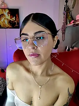Snapshot of ValeNiitaLuv chatting on 04/10/26, 06:18 ValeNiitaLuv online show from 04/10/26, 06:18
