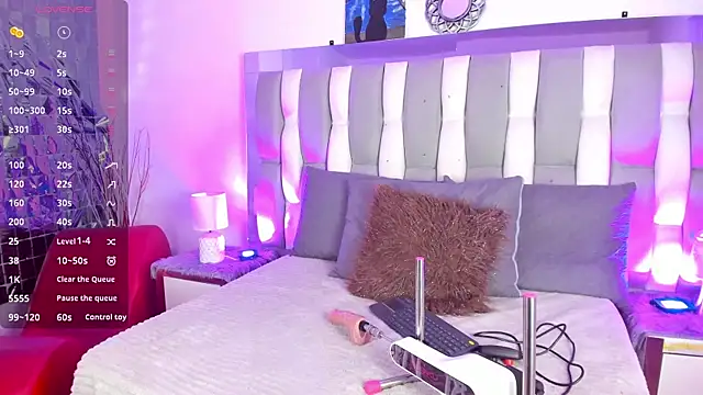 IsaDiiaz online show from 11/07/25, 04:56