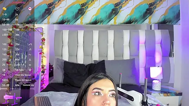 IsaDiiaz online show from 11/27/25, 04:58