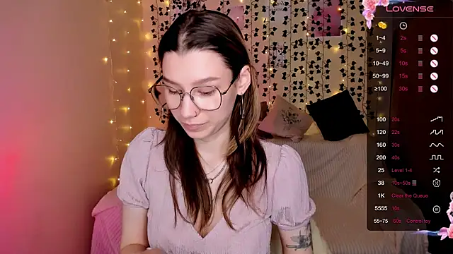 LinaBlossom  online show from 11/25/25, 08:25