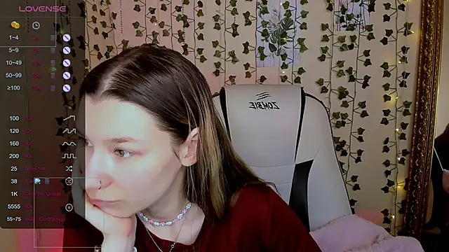 LinaBlossom  online show from 02/04/26, 02:39