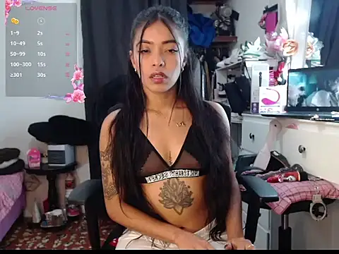 pocahot222 online show from 10/12/25, 04:11