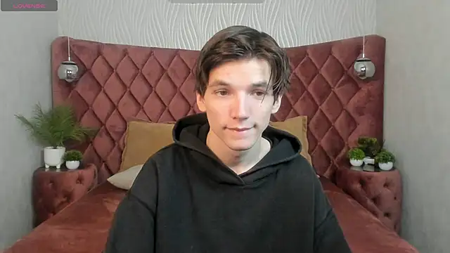 Snapshot of alfred_joness chatting on 10/17/25, 12:41 alfred joness online show from 10/17/25, 12:41