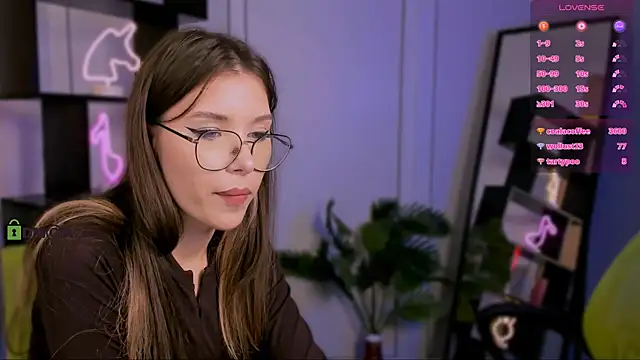 miraella online show from 10/10/25, 12:20