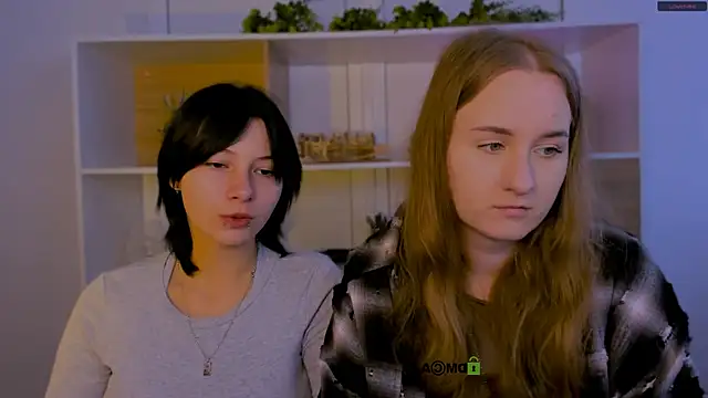 miraella online show from 10/11/25, 08:46