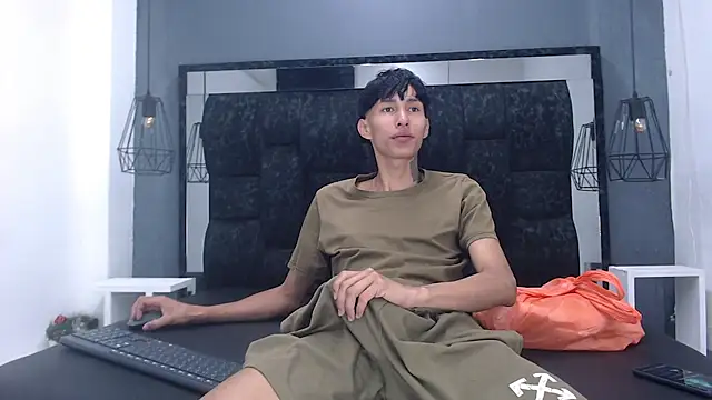 Snapshot of Daniel_delux_ chatting on 09/23/25, 11:13 Daniel delux online show from 09/23/25, 11:13