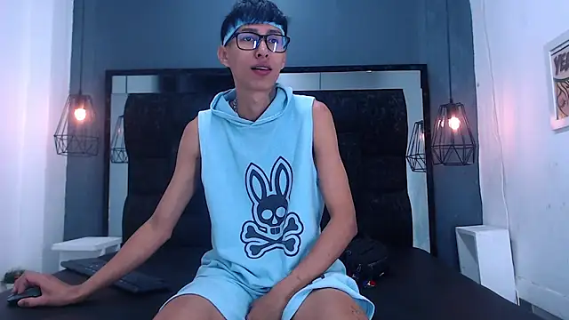 Snapshot of Daniel_delux_ chatting on 09/26/25, 11:03 Daniel delux online show from 09/26/25, 11:03