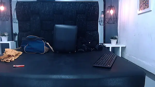 Snapshot of Daniel_delux_ chatting on 10/01/25, 11:38 Daniel delux online show from 10/01/25, 11:38