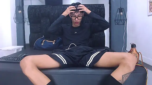 Snapshot of Daniel_delux_ chatting on 10/12/25, 11:20 Daniel delux online show from 10/12/25, 11:20