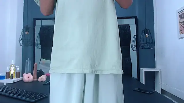 Snapshot of Daniel_delux_ chatting on 10/16/25, 12:06 Daniel delux online show from 10/16/25, 12:06