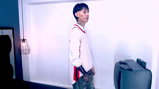 Snapshot of Daniel_delux_ chatting on 11/14/25, 01:10 Daniel delux online show from 11/14/25, 01:10