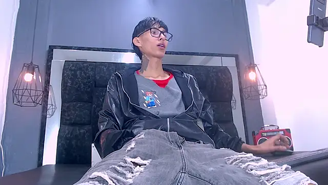 Snapshot of Daniel_delux_ chatting on 12/01/25, 11:48 Daniel delux online show from 12/01/25, 11:48