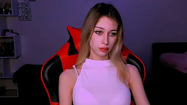 Snapshot of Lori_lolii chatting on 10/17/25, 05:59 Lori lolii online show from 10/17/25, 05:59