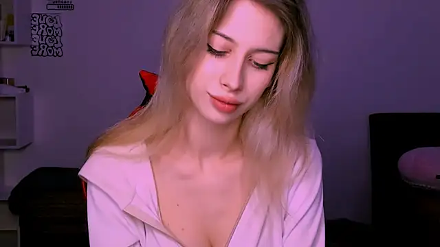 Snapshot of Lori_lolii chatting on 10/29/25, 05:47 Lori lolii online show from 10/29/25, 05:47