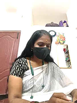 Tamil Yalini12 online show from 04/17/26, 12:02