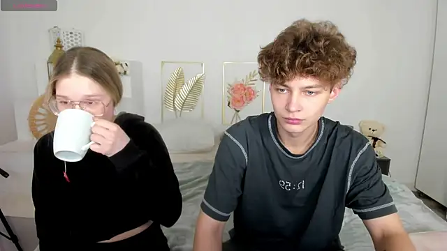 LisaRiza online show from 10/17/25, 09:23