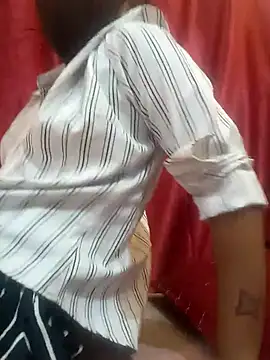 Snapshot of Mansi01 chatting on 10/05/25, 10:07 Mansi01 online show from 10/05/25, 10:07