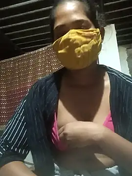 Snapshot of Mansi01 chatting on 10/19/25, 04:18 Mansi01 online show from 10/19/25, 04:18