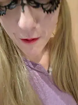 Snapshot of Naughty-Layla chatting on 10/20/25, 05:52 Naughty-Layla online show from 10/20/25, 05:52