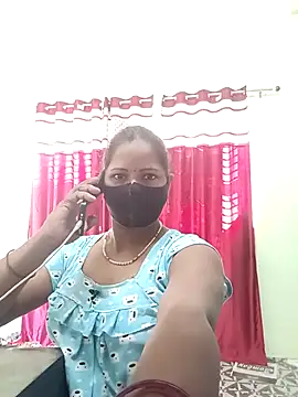 School medam online show from 10/05/25, 09:07