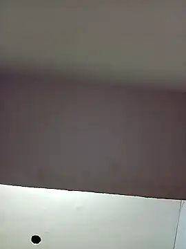 School medam online show from 10/31/25, 02:01