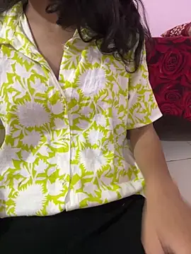 Snapshot of anayahotty chatting on 09/20/25, 07:37 anayahotty online show from 09/20/25, 07:37