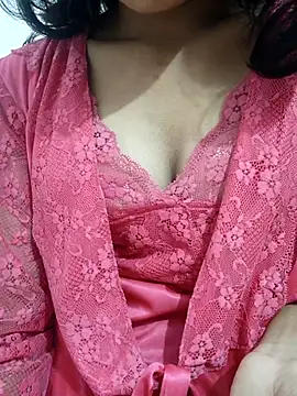 Snapshot of anayahotty chatting on 10/06/25, 06:05 anayahotty online show from 10/06/25, 06:05