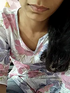 Snapshot of anayahotty chatting on 10/21/25, 04:19 anayahotty online show from 10/21/25, 04:19