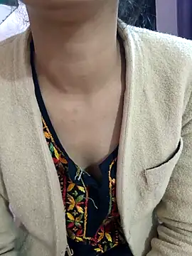 Snapshot of anayahotty chatting on 11/08/25, 07:23 anayahotty online show from 11/08/25, 07:23