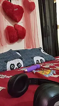 hotestfantasy online show from 02/15/26, 07:51