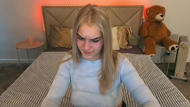 Snapshot of AlinaLiii chatting on 03/31/26, 12:38 AlinaLiii online show from 03/31/26, 12:38