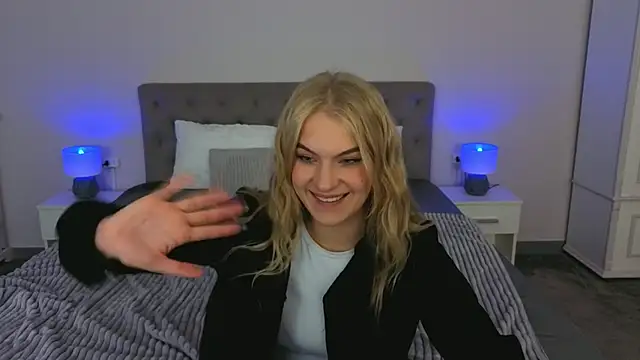 Snapshot of AlinaLiii chatting on 04/25/26, 07:22 AlinaLiii online show from 04/25/26, 07:22