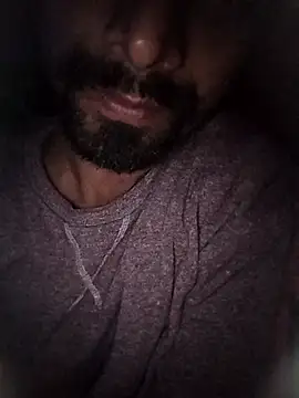 Snapshot of Gravity001 chatting on 12/15/25, 04:44 Gravity001 online show from 12/15/25, 04:44