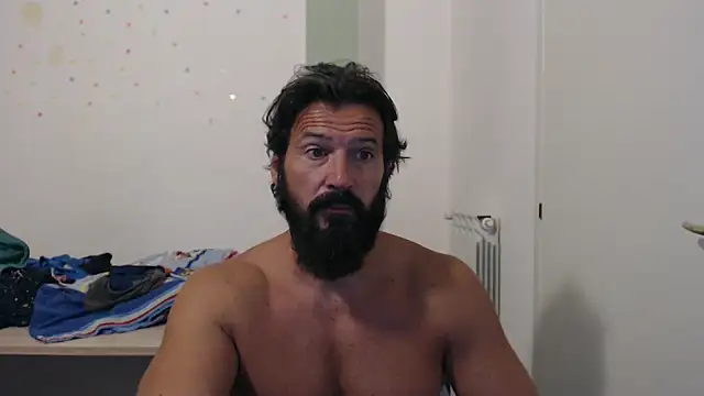 Snapshot of muscoloporco chatting on 10/02/25, 05:20 muscoloporco online show from 10/02/25, 05:20