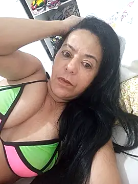 Snapshot of lucineia7 chatting on 10/16/25, 08:43 lucineia7 online show from 10/16/25, 08:43