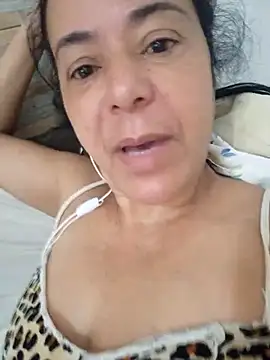 Snapshot of lucineia7 chatting on 10/29/25, 01:46 lucineia7 online show from 10/29/25, 01:46