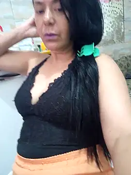 Snapshot of lucineia7 chatting on 11/15/25, 08:49 lucineia7 online show from 11/15/25, 08:49