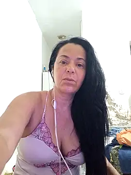 Snapshot of lucineia7 chatting on 11/18/25, 08:08 lucineia7 online show from 11/18/25, 08:08