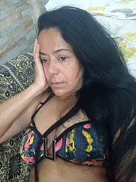 Snapshot of lucineia7 chatting on 11/27/25, 04:42 lucineia7 online show from 11/27/25, 04:42