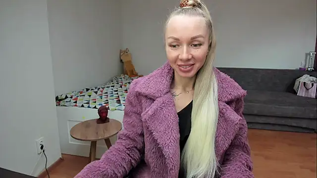 Snapshot of AlisiaCat chatting on 04/24/26, 06:49 AlisiaCat online show from 04/24/26, 06:49