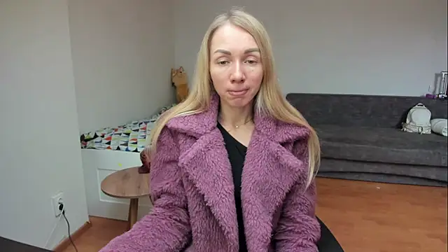 Snapshot of AlisiaCat chatting on 04/28/26, 08:30 AlisiaCat online show from 04/28/26, 08:30