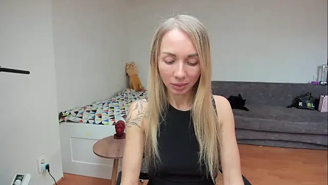 Snapshot of AlisiaCat chatting on 05/19/26, 07:26 AlisiaCat online show from 05/19/26, 07:26