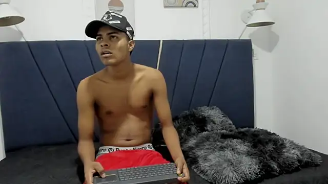 Snapshot of sofii_perverse chatting on 10/03/25, 03:03 sofii perverse online show from 10/03/25, 03:03