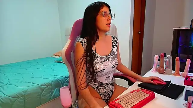 Julieta Rose19 online show from 11/15/25, 03:37